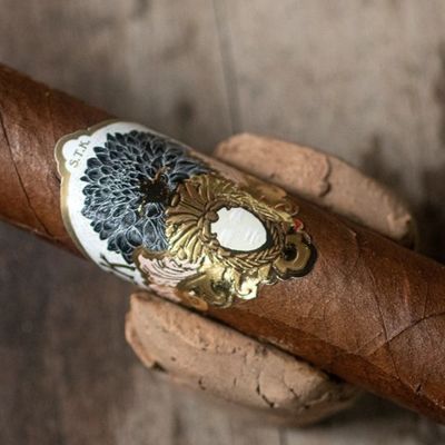 شراء Professional Full-automatic Production OEM Service ISO9001 Certified Cigar Label and Band for Custom Embossed Designs online manufacture